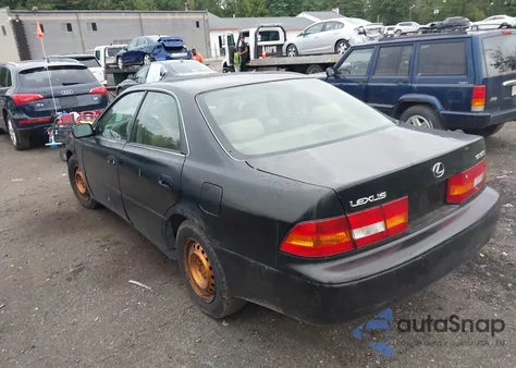 1998 Lexus Es 300 из США, поврежденный, VIN JT8BF28G8W5014565